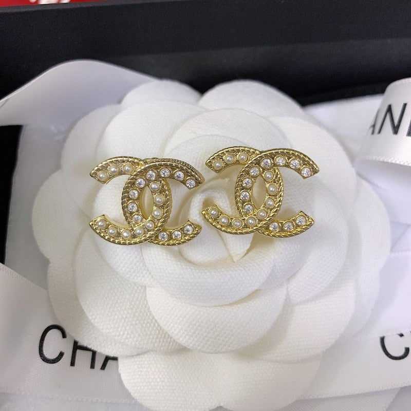 18K  Chanel Pearls Earrings
