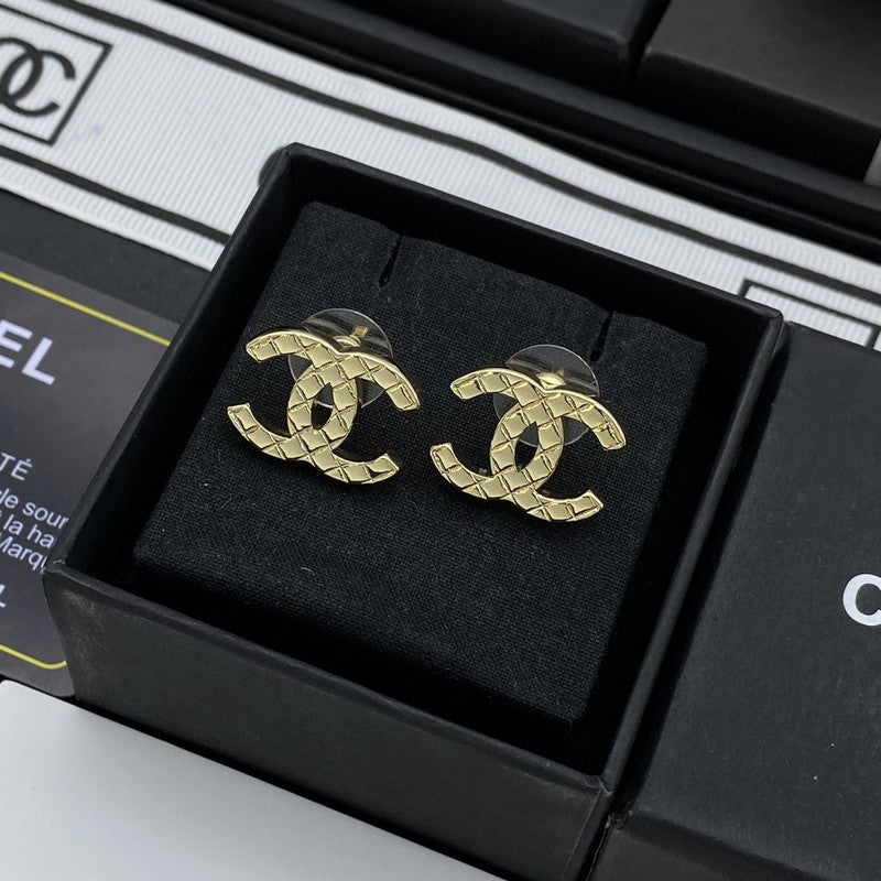 18K  Chanel Classic Earrings