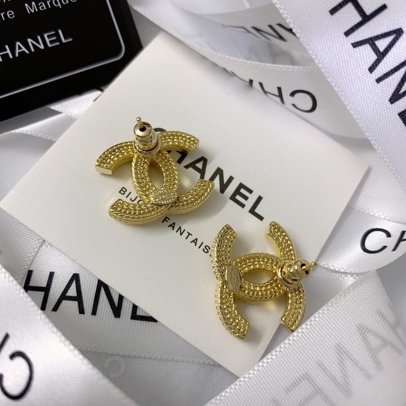 18K  Chanel Pearls Earrings
